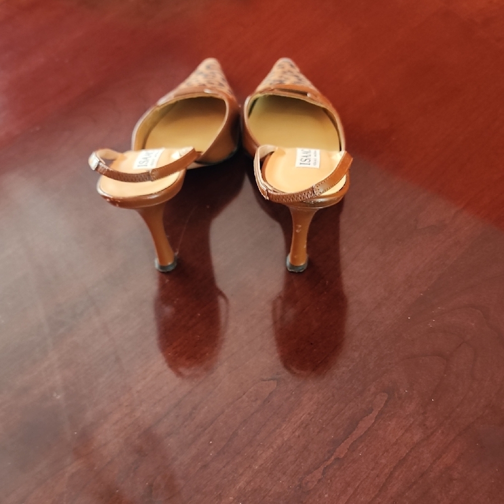 Isaac Mizrahi faux animal/ leather sling back pointed toe heels (3.5 inch heels) - Picture 5 of 8